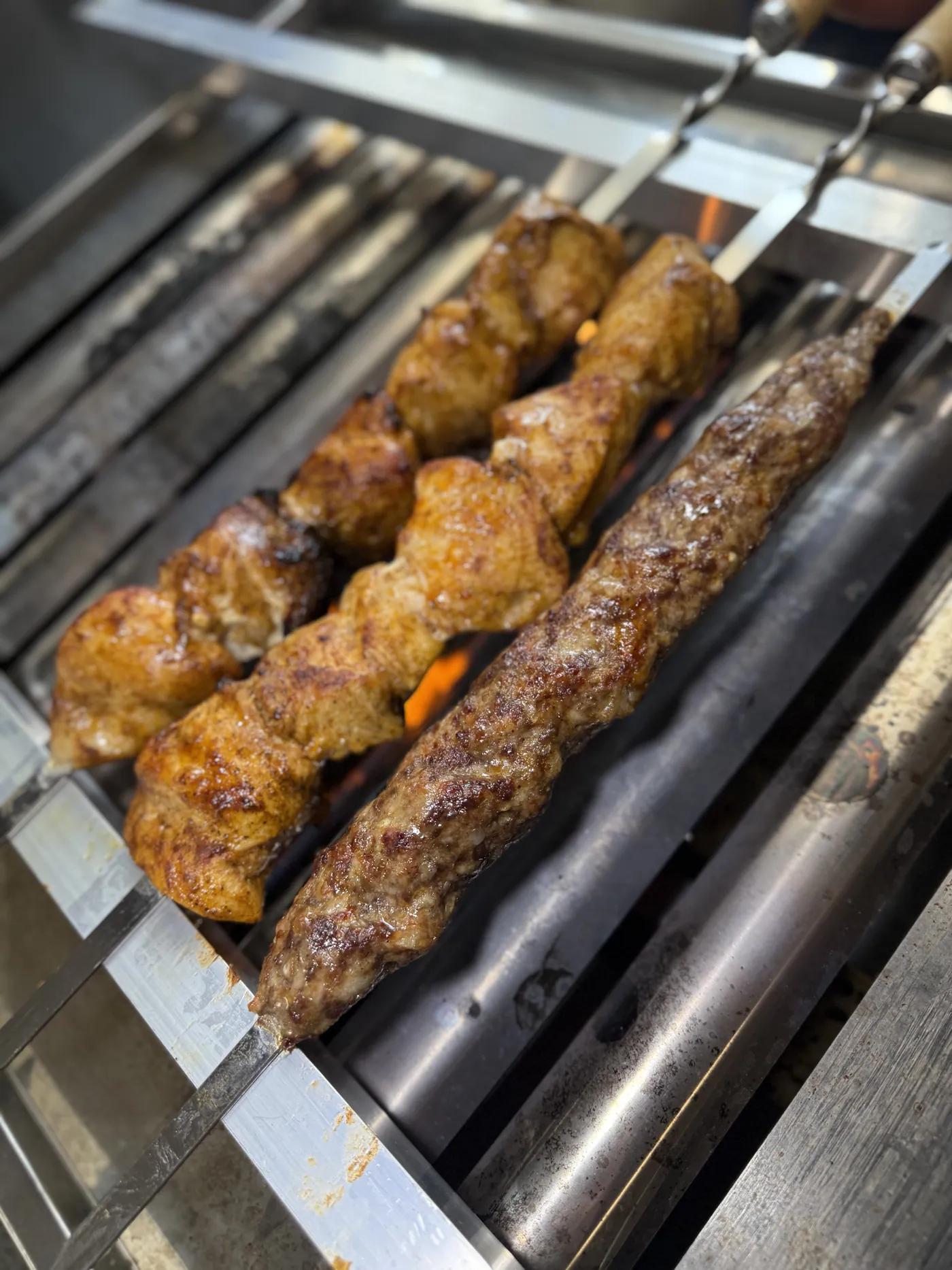 Grillspezialitäten direkt über der Flamme