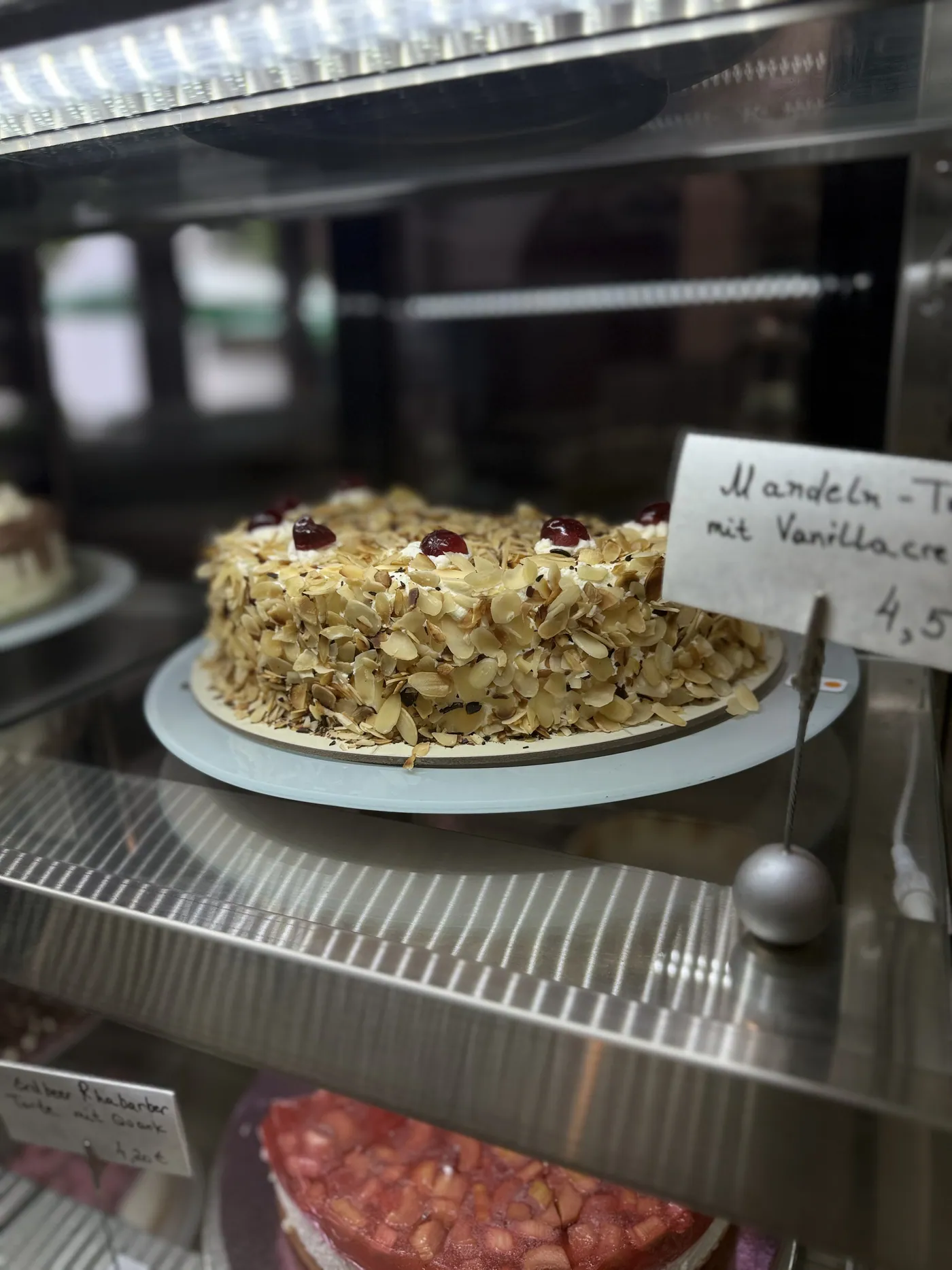 Kaffee und hausgemachte Torte